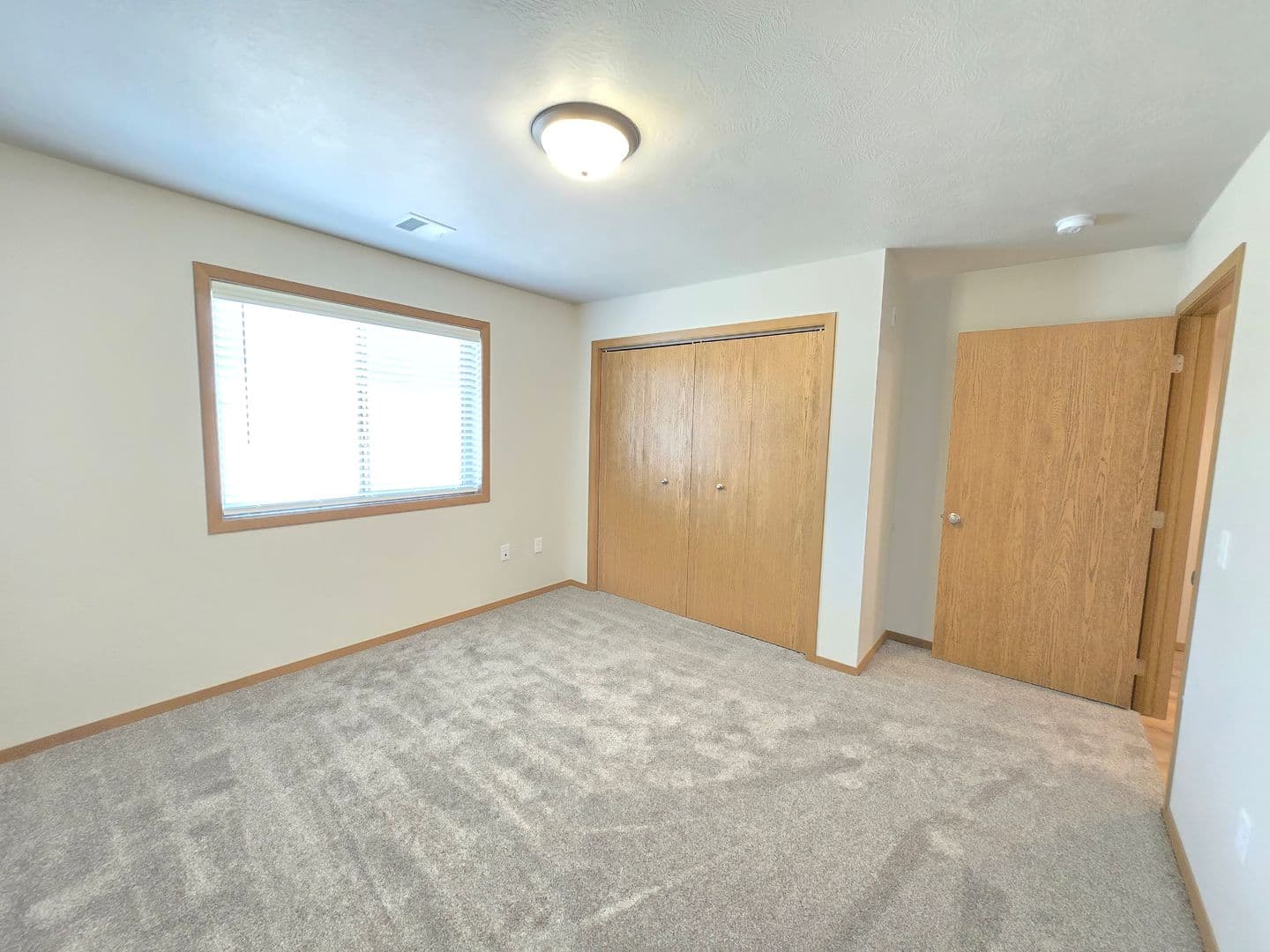 Sioux Falls Apartment: 3600 S. Linedrive Avenue