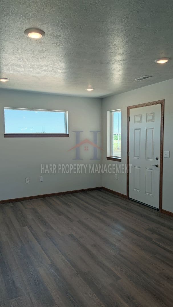 Sioux Falls Apartment: 5700 Hitching Place
