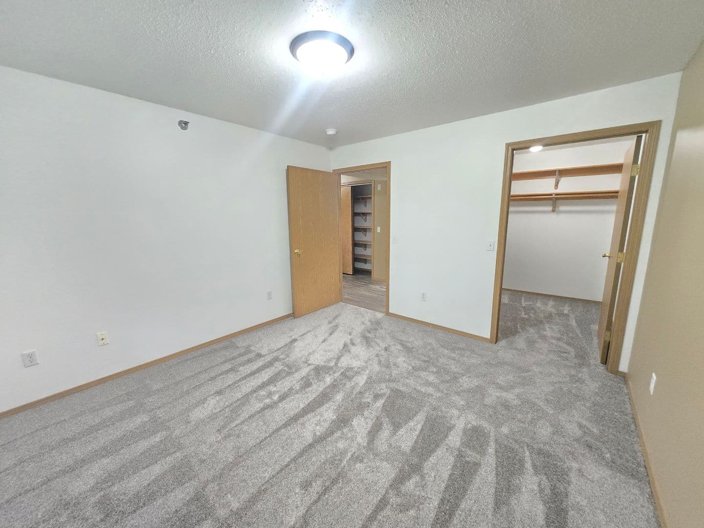 SIOUX FALLS Apartment: 4512 E. 42ND ST.