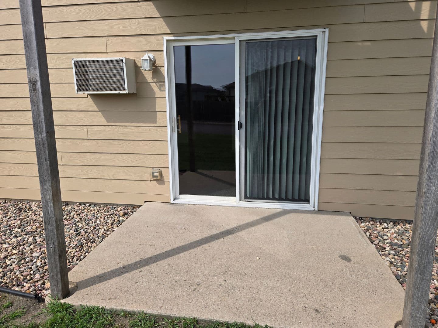 Sioux Falls Apartment: 2901 E Madison St