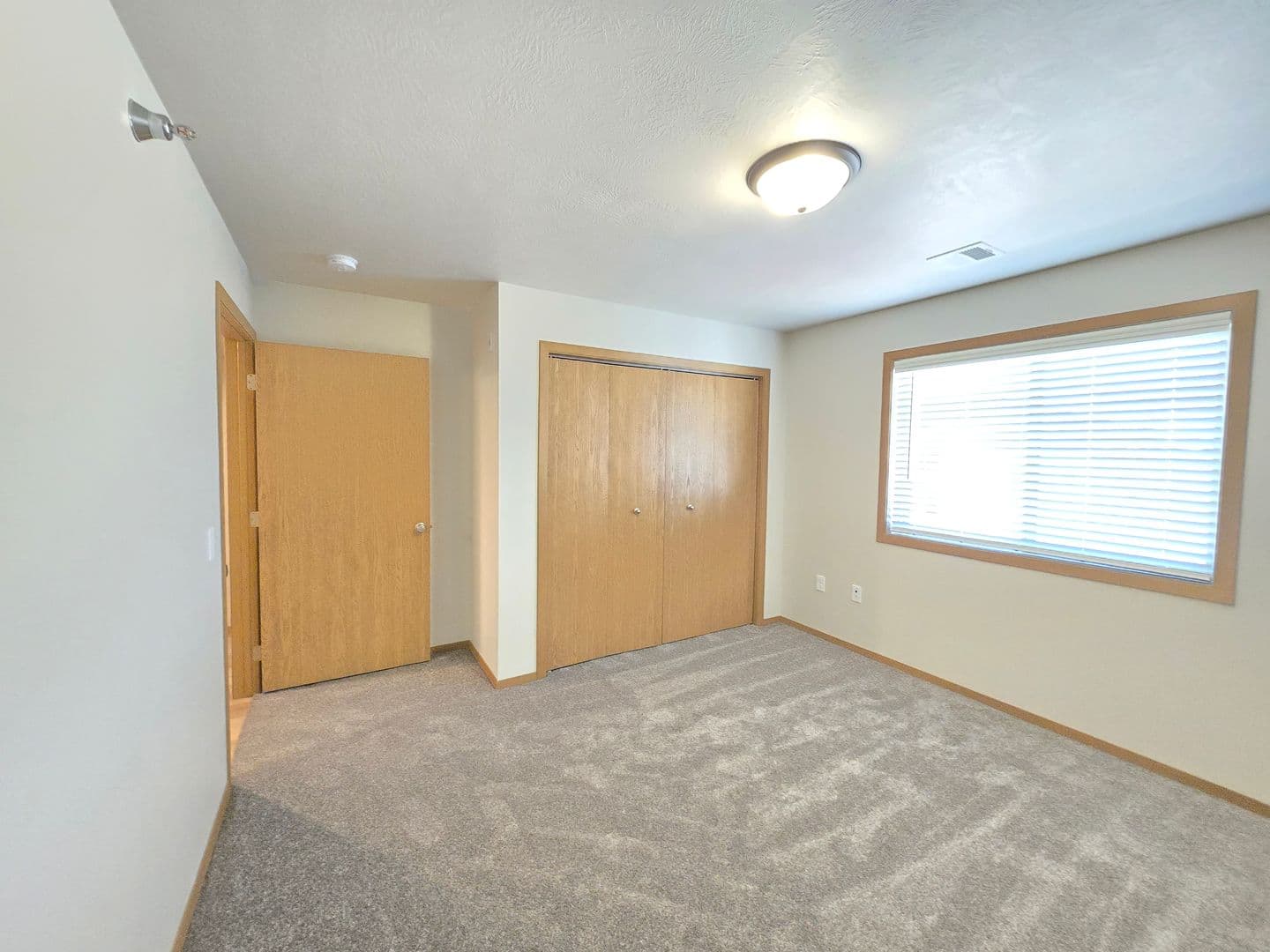Sioux Falls Apartment: 3600 S. Linedrive Avenue