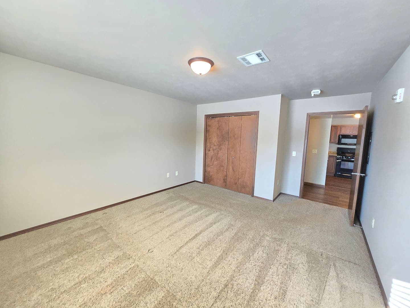 SIOUX FALLS Apartment: 3600 S. SYCAMORE AVE.