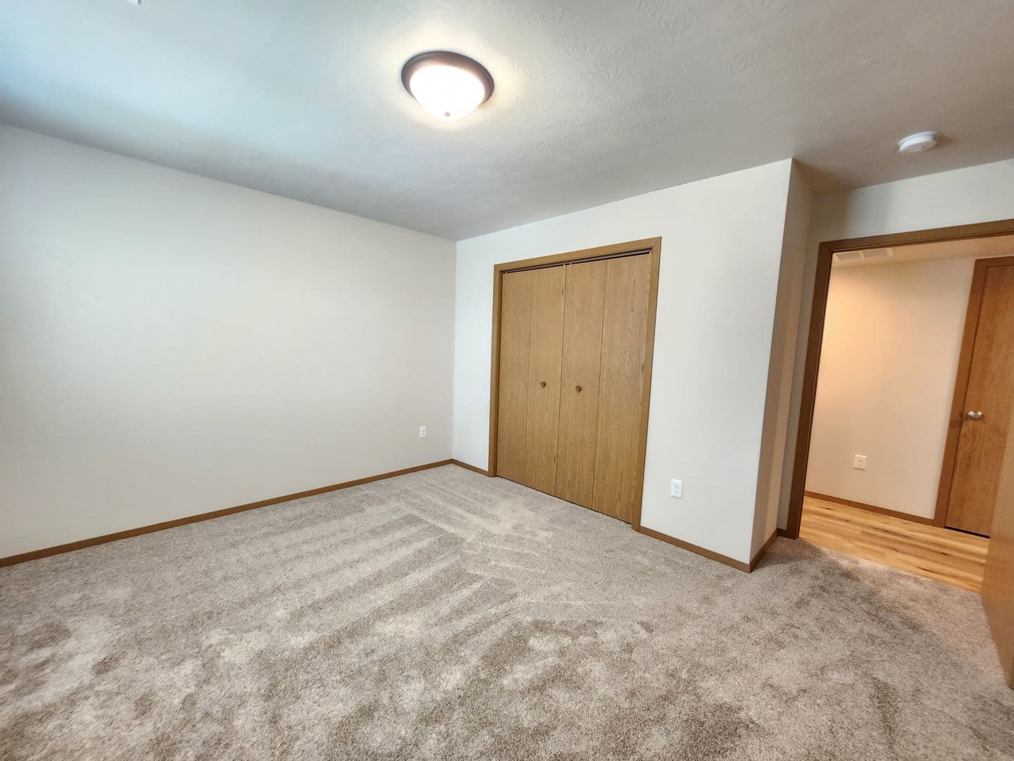 Sioux Falls Apartment: 3600 S. Linedrive Avenue
