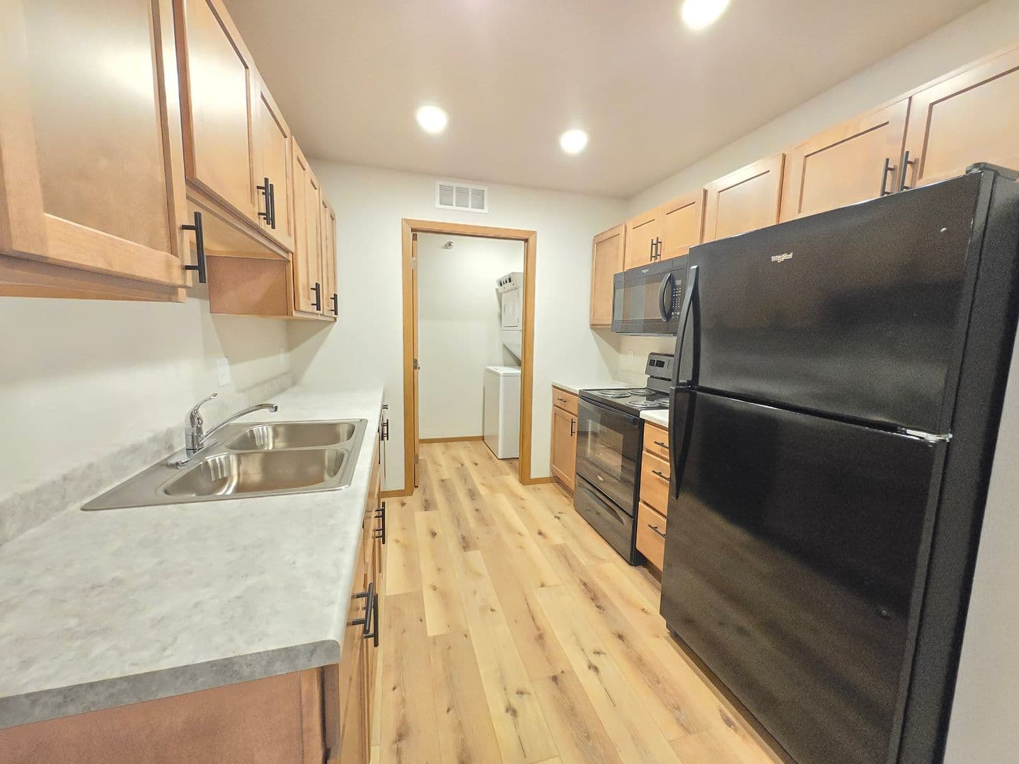 Sioux Falls Apartment: 3600 S. Linedrive Avenue