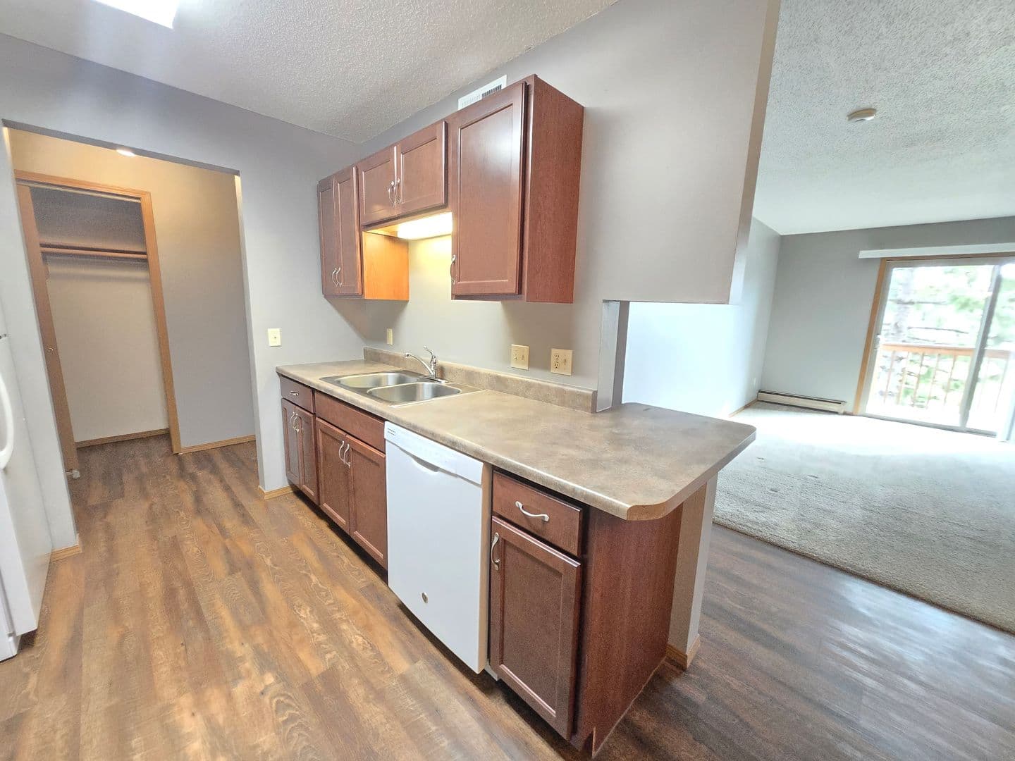 SIOUX FALLS Apartment: 4500 EAST 33RD St