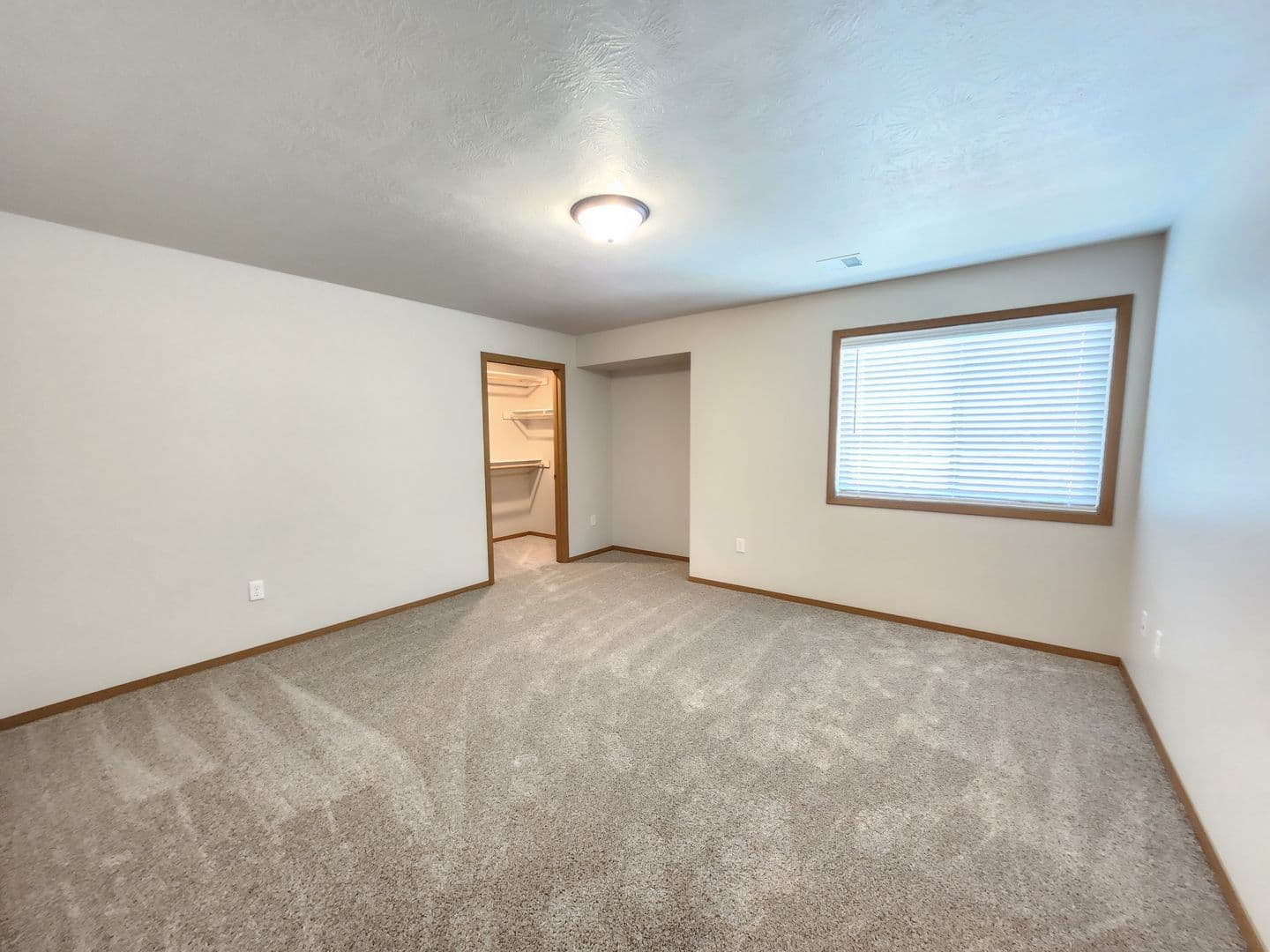 Sioux Falls Apartment: 3600 S. Linedrive Avenue