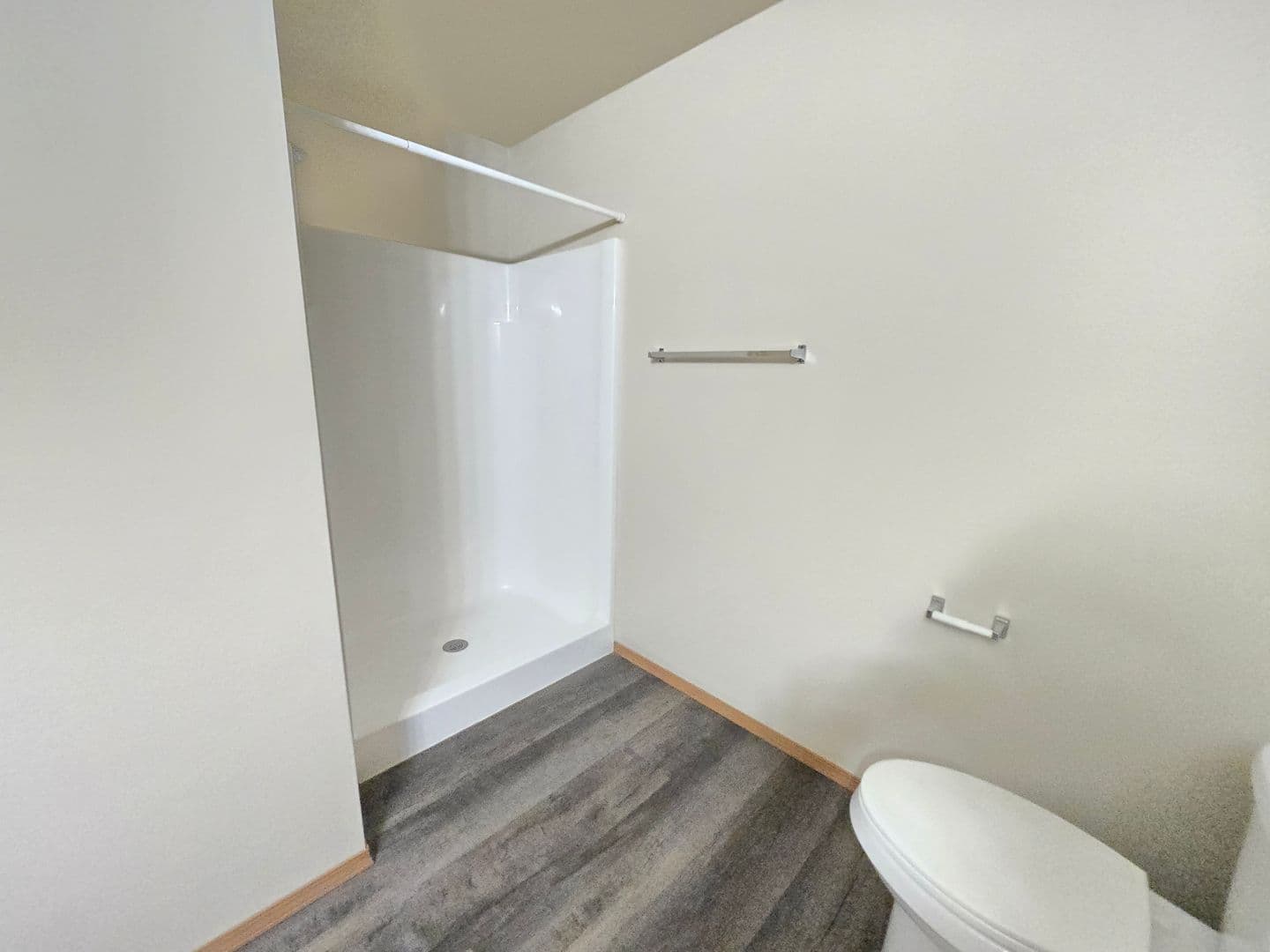 Sioux Falls Apartment: 2901 E Madison St