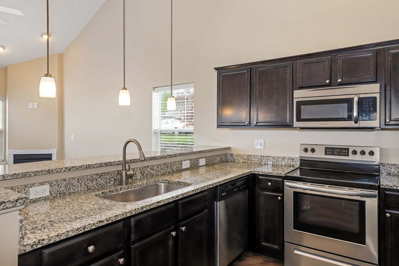 Brunswick Townhome: 88 Fox Hollow Lane