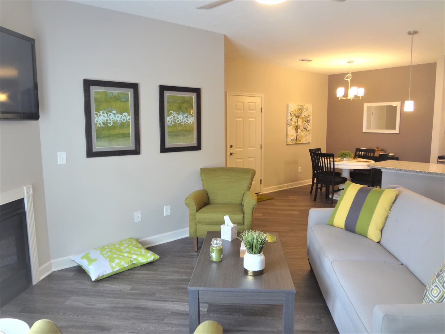 Brunswick Townhome: 252 Cider Mill Lane