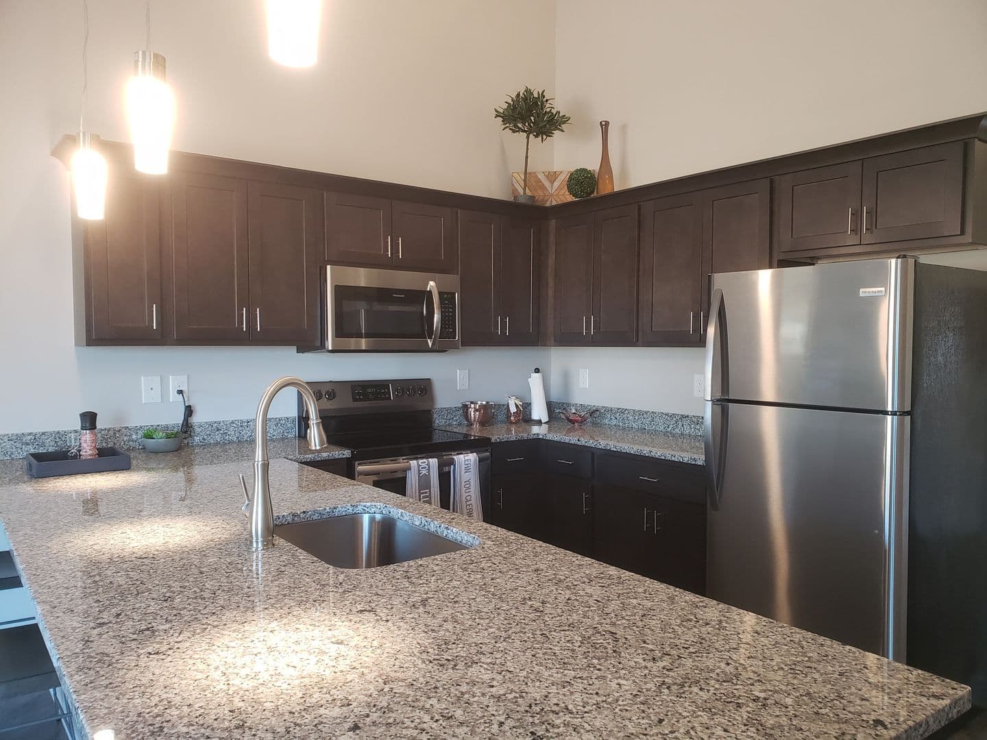 Brunswick Townhome: 252 Cider Mill Lane