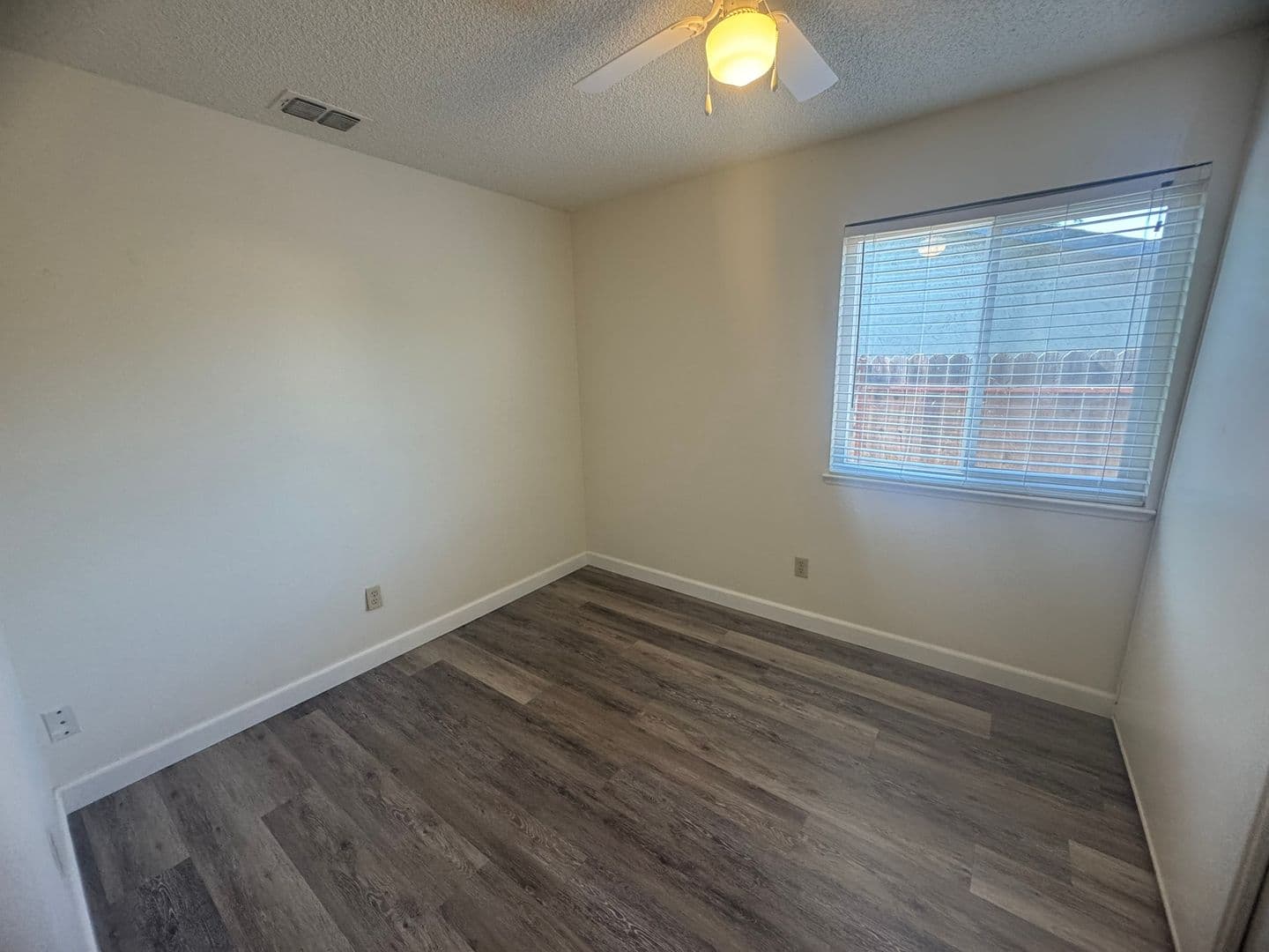 Sacramento House: 7955 Deer Lake Dr