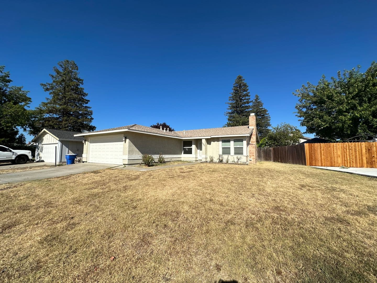 Sacramento House: 7955 Deer Lake Dr