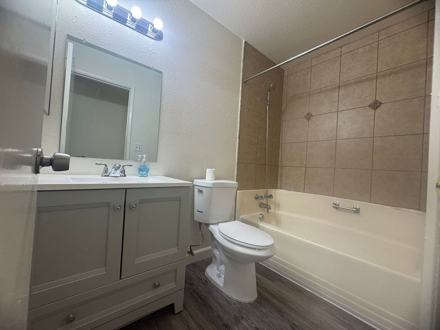 Sacramento House: 7955 Deer Lake Dr