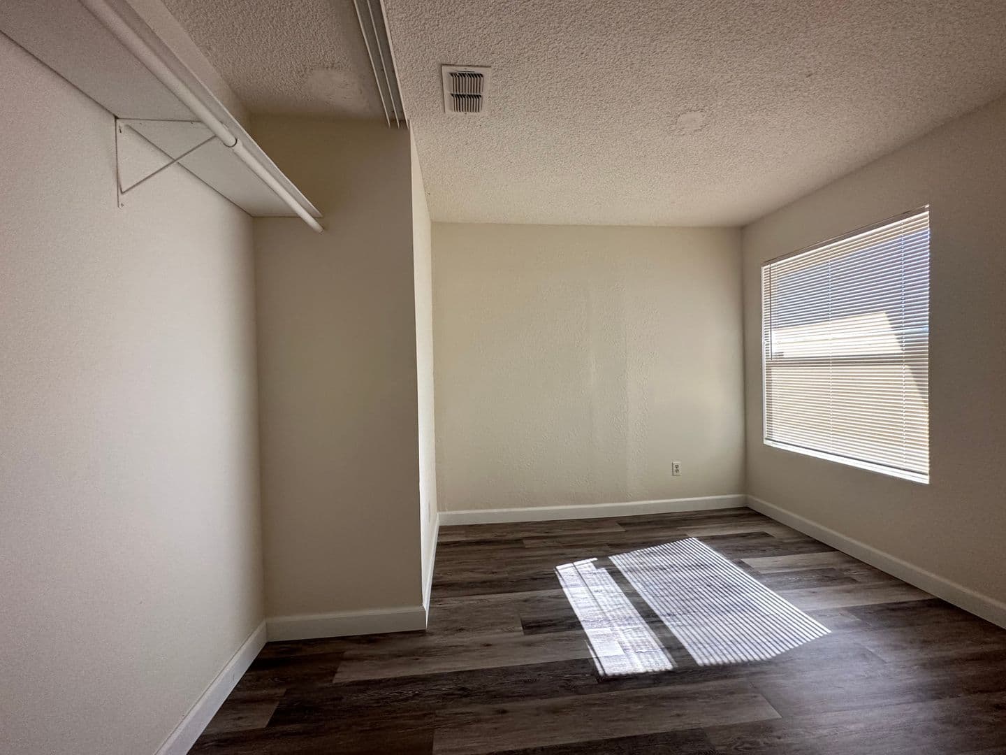 Sacramento House: 7955 Deer Lake Dr