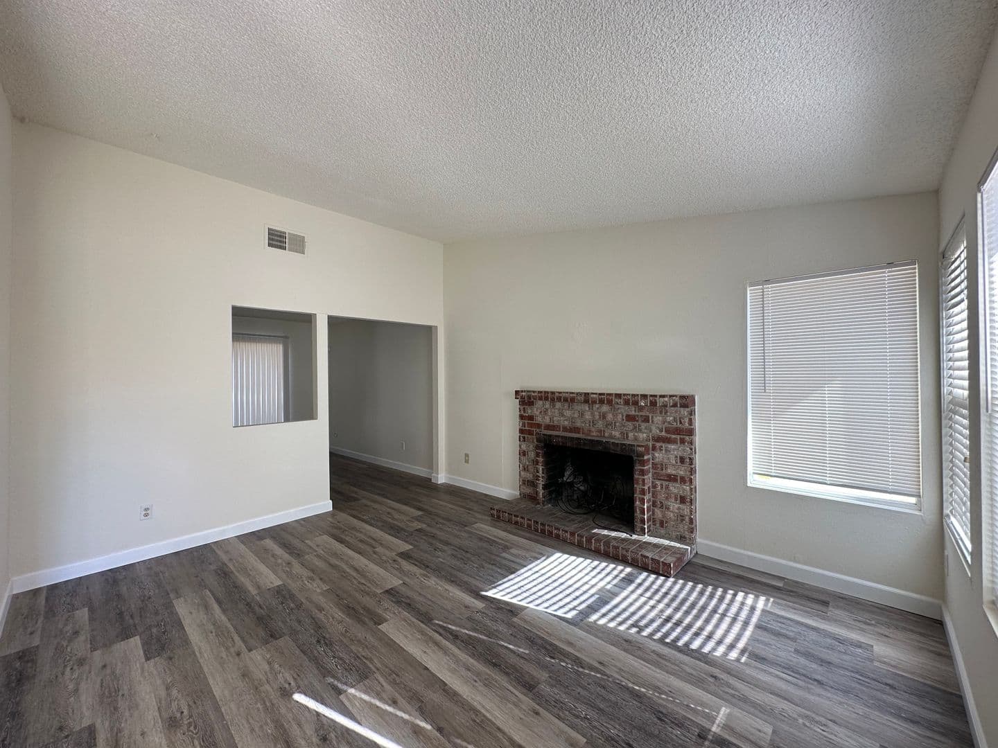 Sacramento House: 7955 Deer Lake Dr