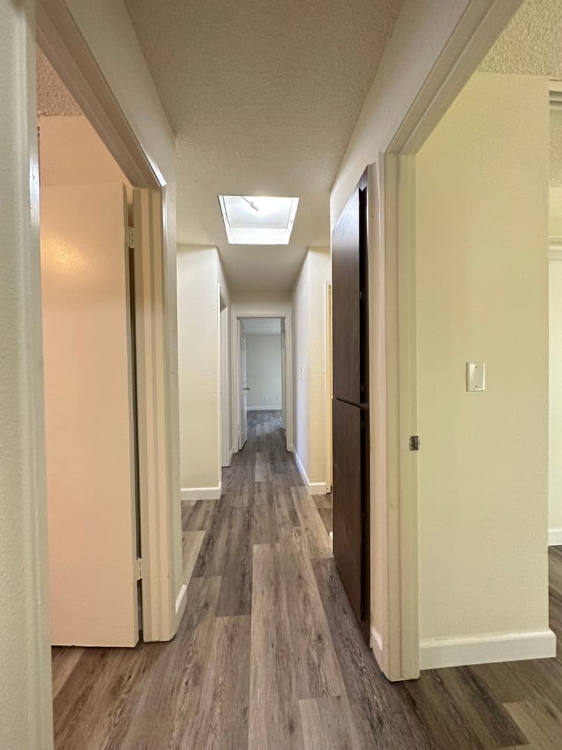 Sacramento House: 7955 Deer Lake Dr