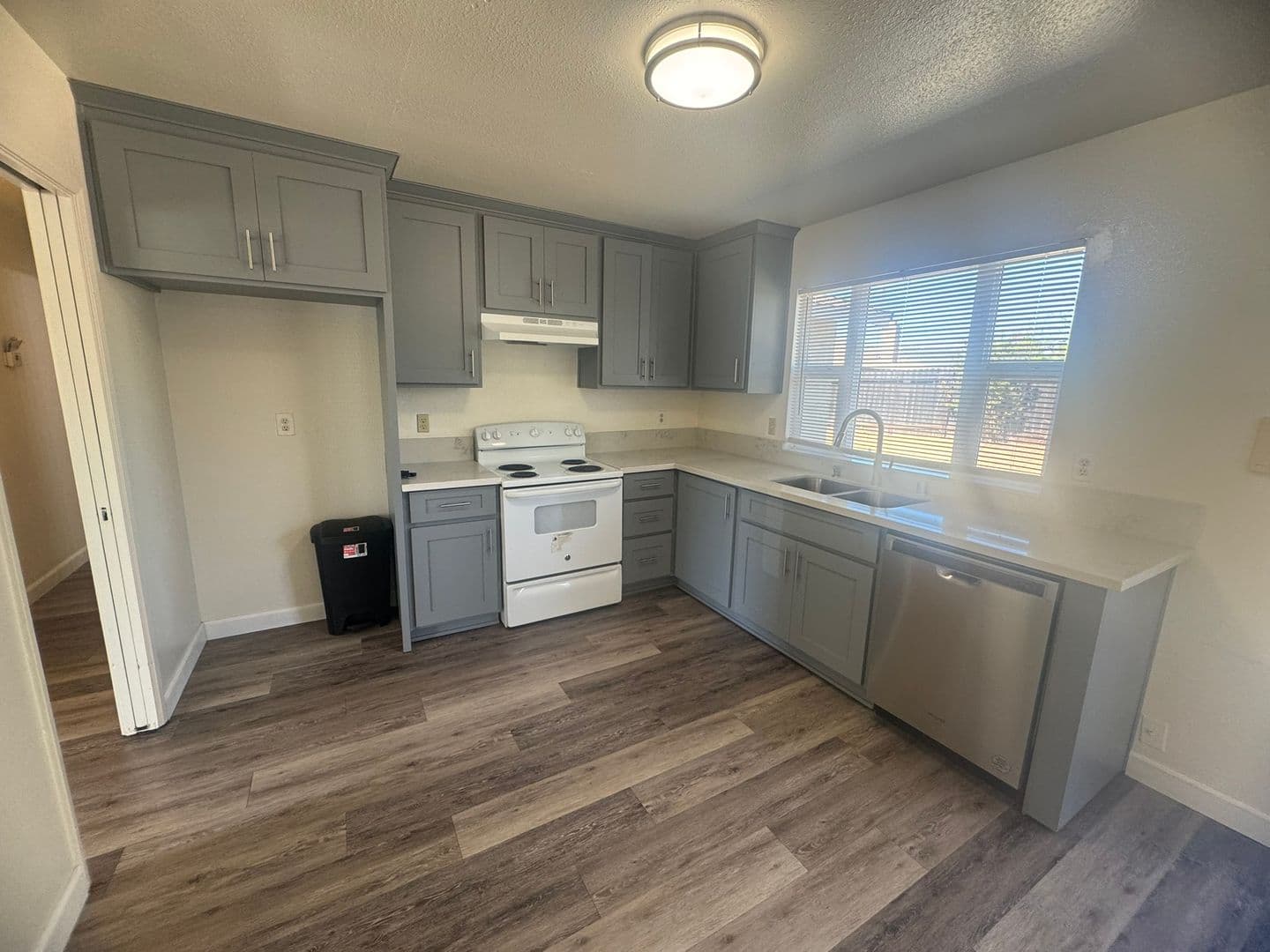 Sacramento House: 7955 Deer Lake Dr
