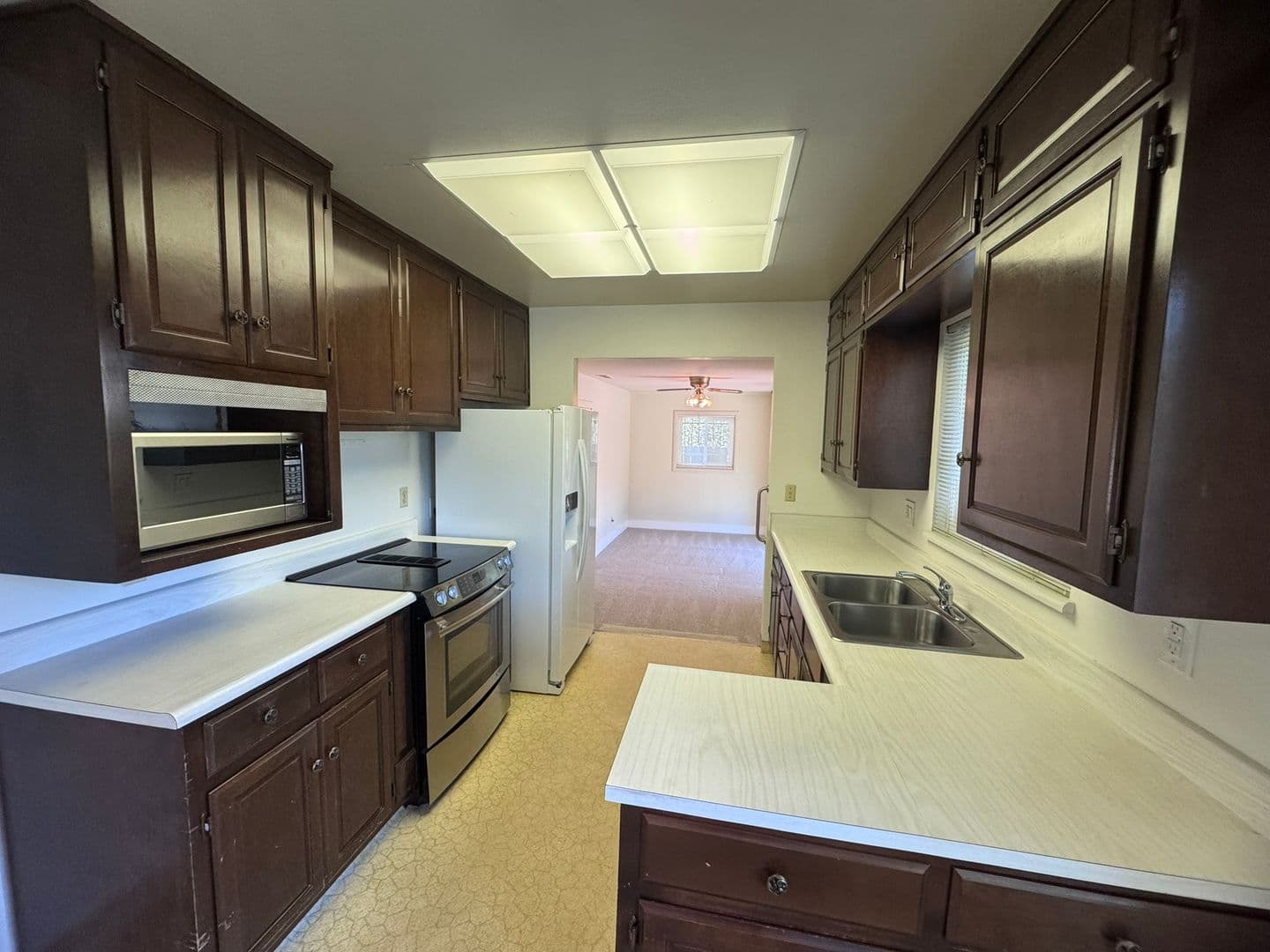 West Sacramento House: 1613 Fernwood St