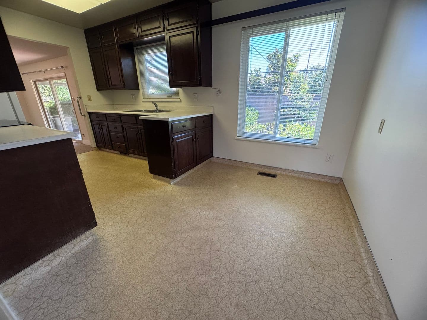 West Sacramento House: 1613 Fernwood St