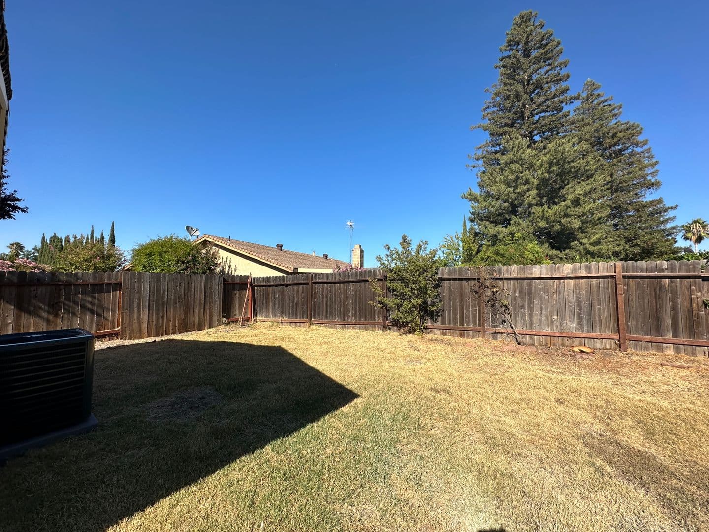 Sacramento House: 7955 Deer Lake Dr