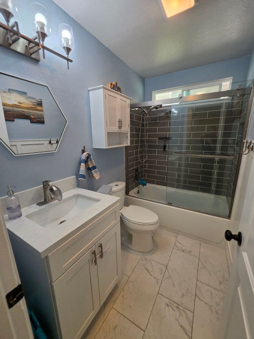 Lancaster House: 2722 Sunnyvale Rd