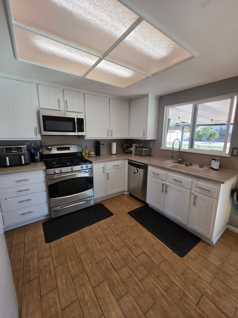 Lancaster House: 2722 Sunnyvale Rd