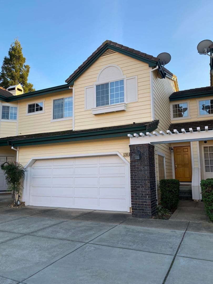 Clayton House: 1289 Shell Circle