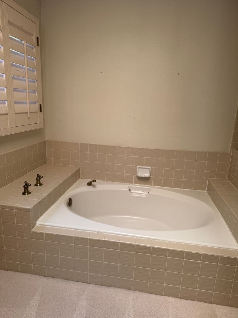 Danvile House: 742 Liquidamber Place