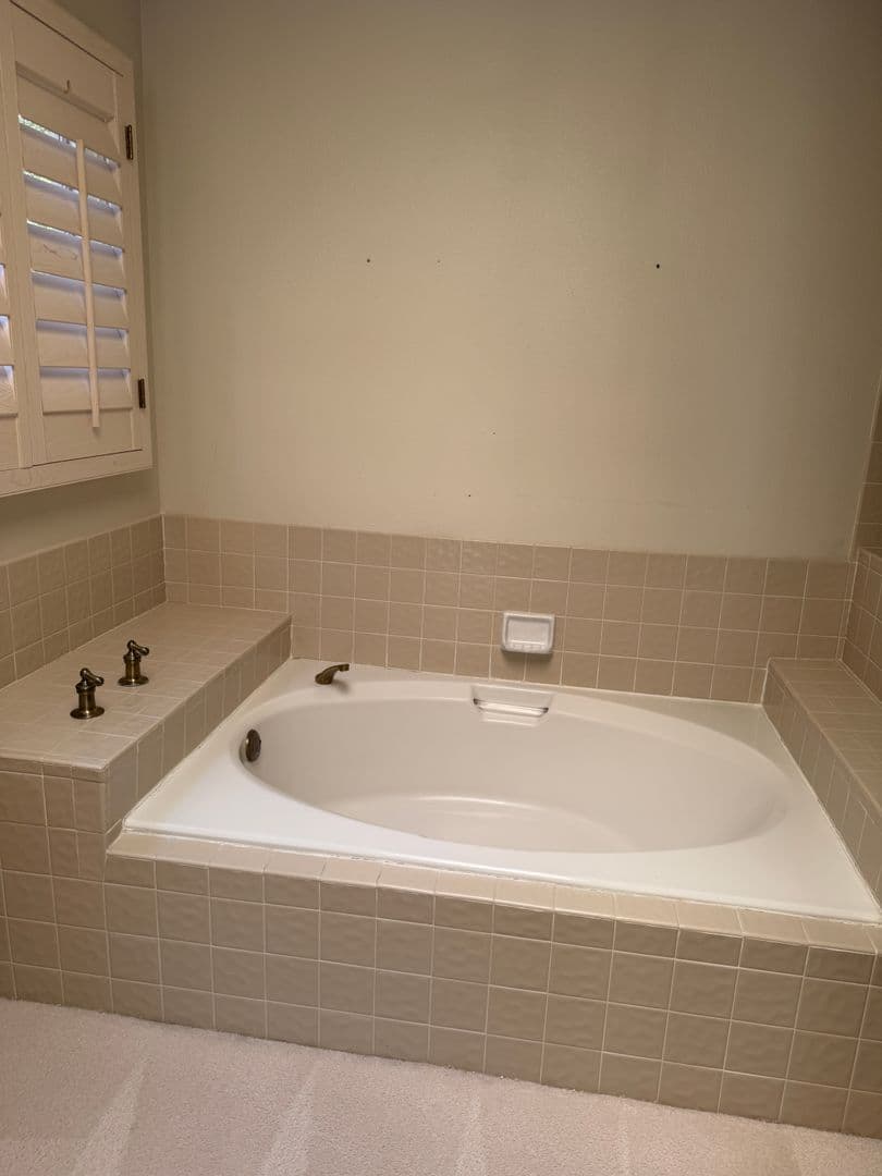 Danvile House: 742 Liquidamber Place