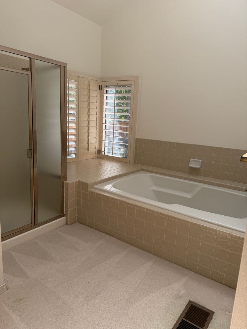 Danvile House: 742 Liquidamber Place