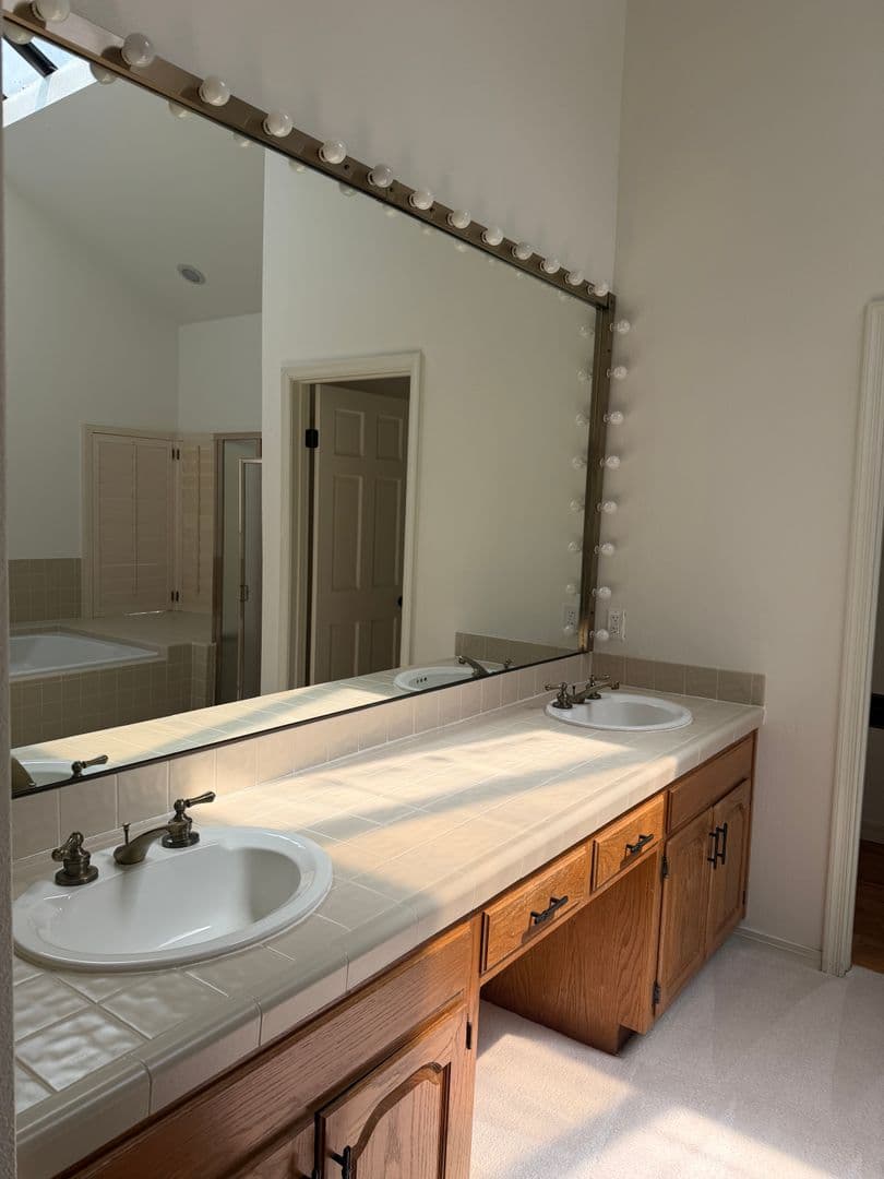 Danvile House: 742 Liquidamber Place