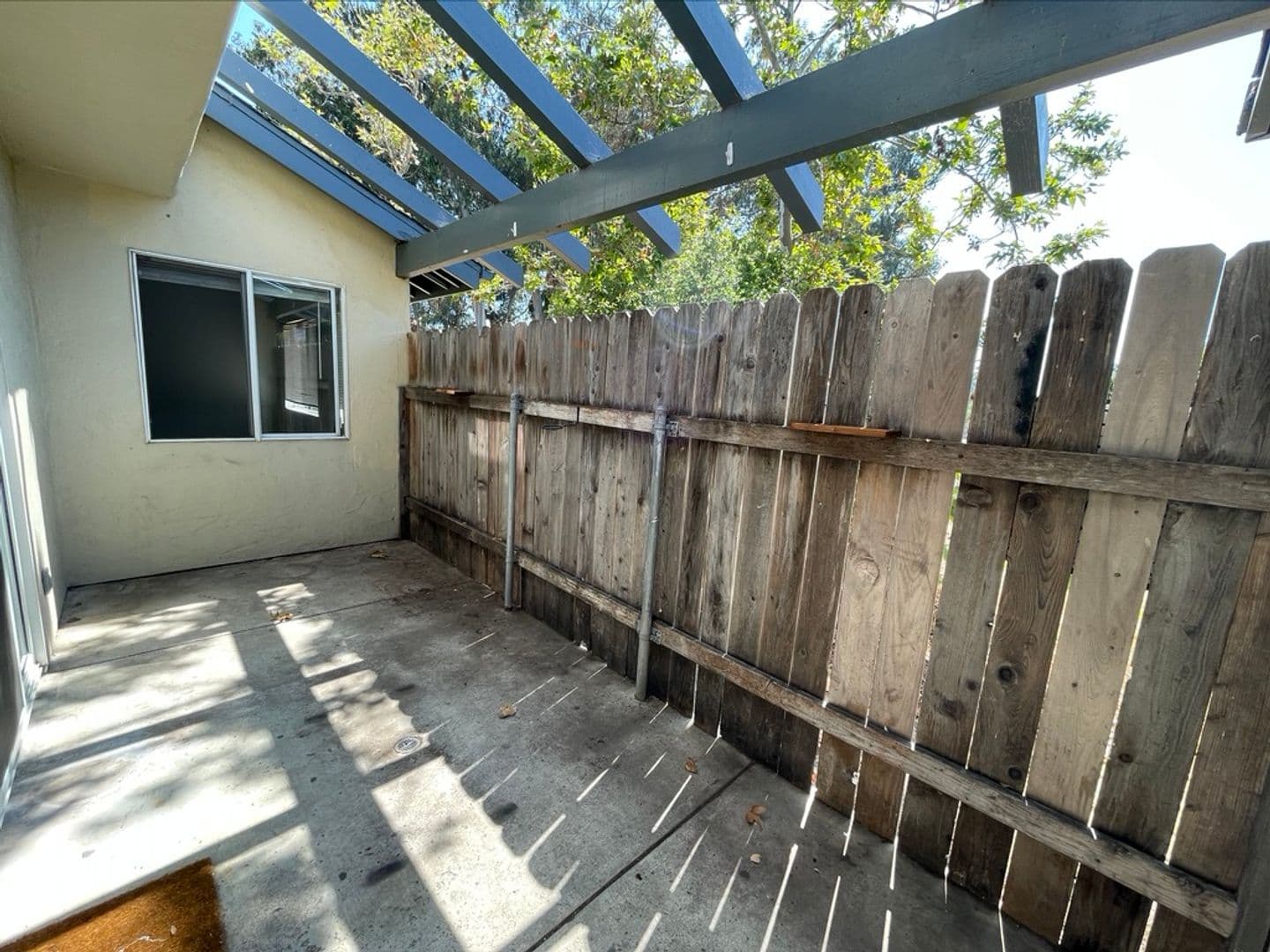 Goleta House: 6777 Abrego