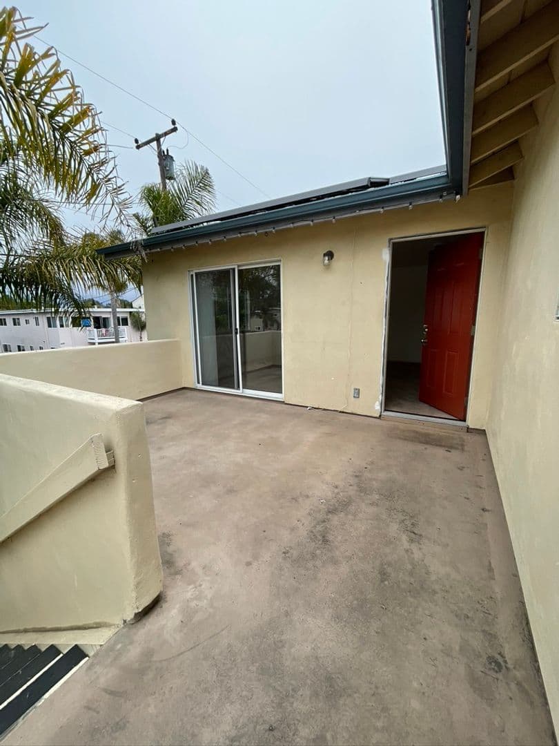 Goleta Apartment: 6595 Sabado Tarde
