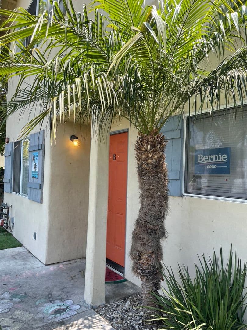 Goleta Apartment: 6595 Sabado Tarde