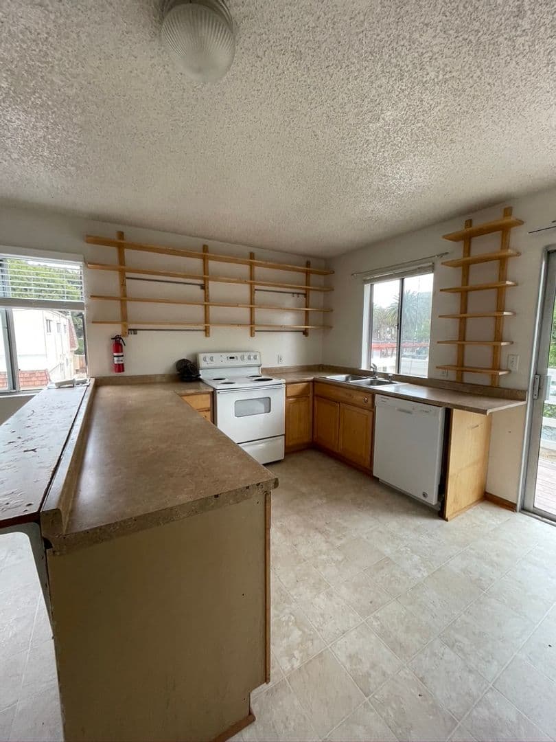 Goleta Apartment: 6583 Cordoba Rd.
