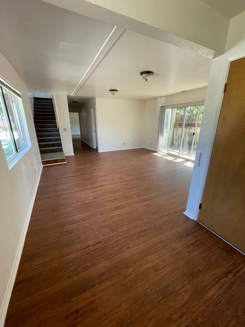 Goleta House: 6777 Abrego
