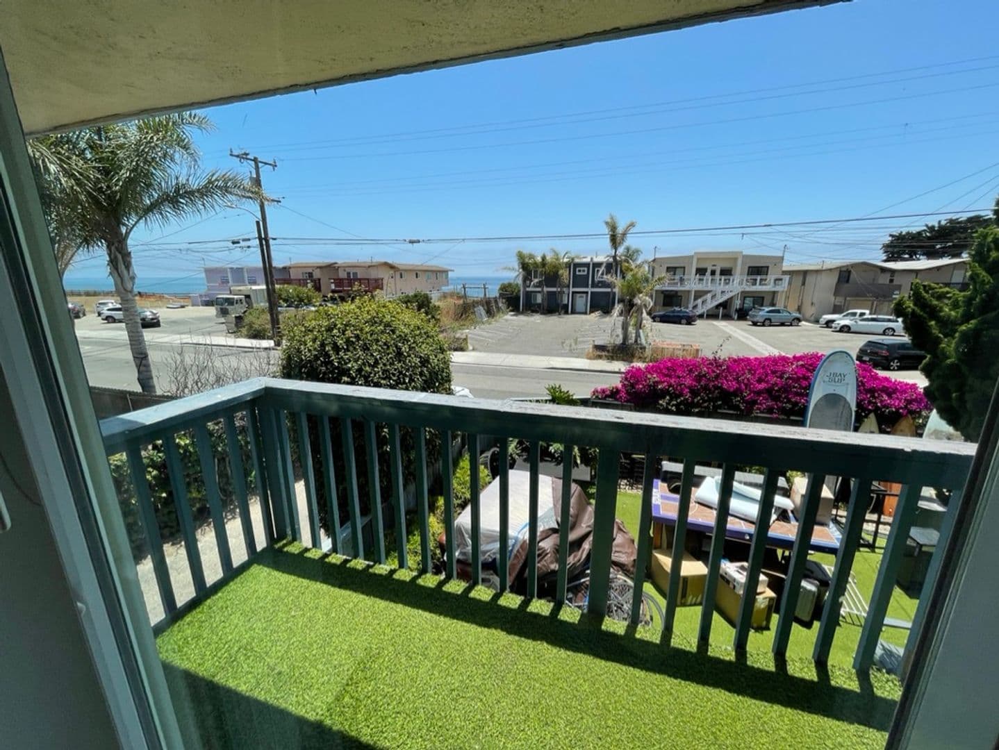 Goleta Apartment: 6764 Del Playa