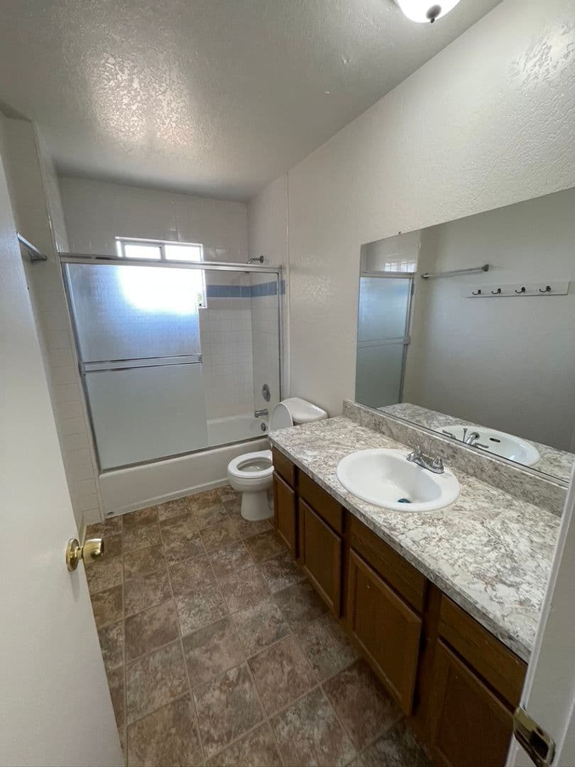 Goleta House: 6777 Abrego