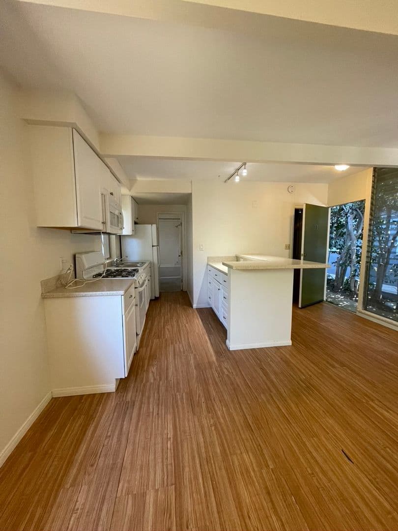 Goleta Apartment: 6775 Pasado