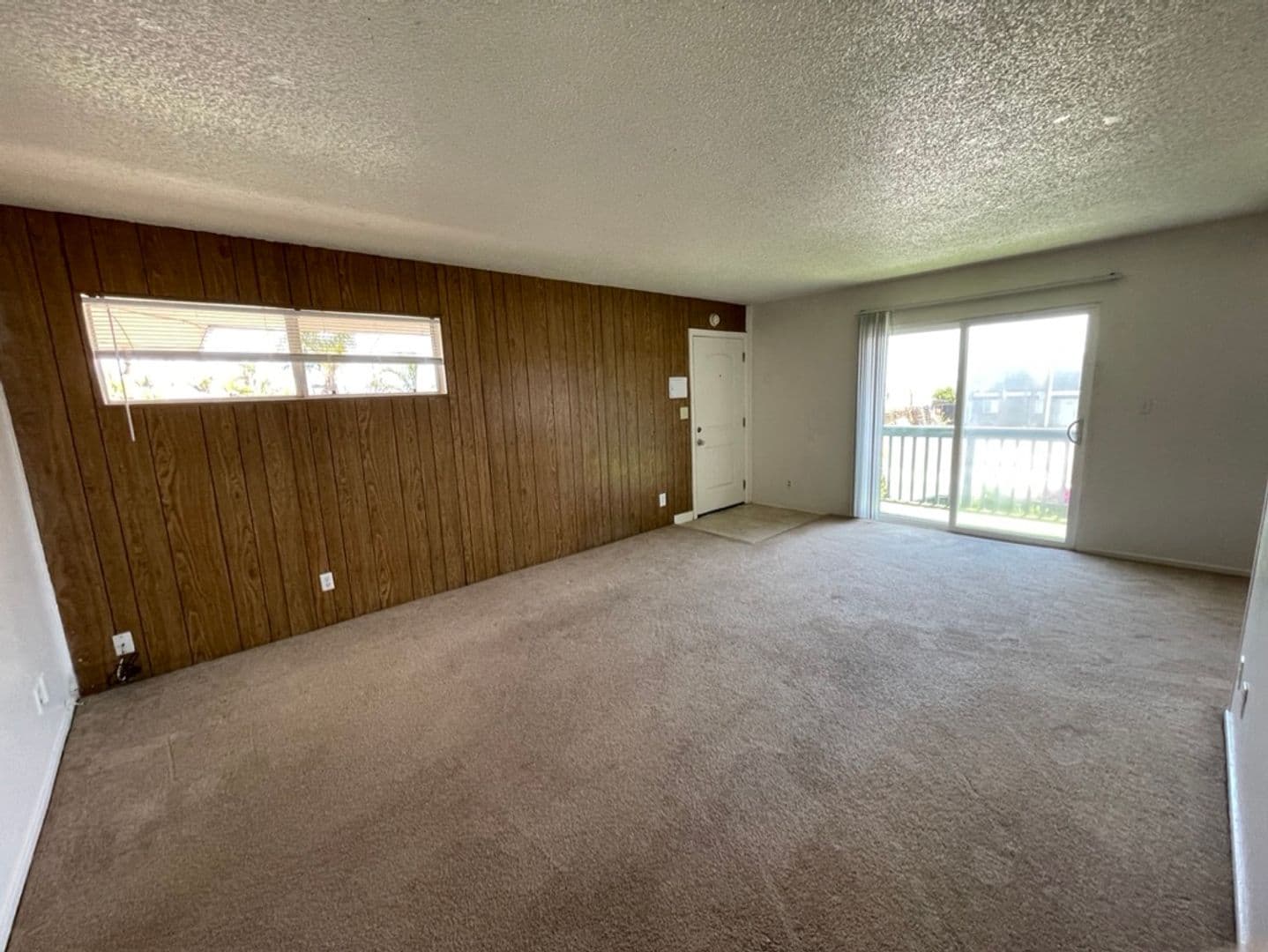 Goleta Apartment: 6764 Del Playa
