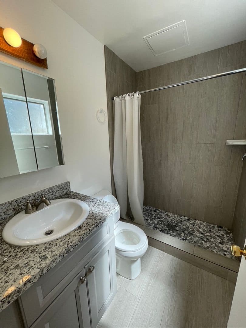 Goleta Apartment: 6764 Del Playa