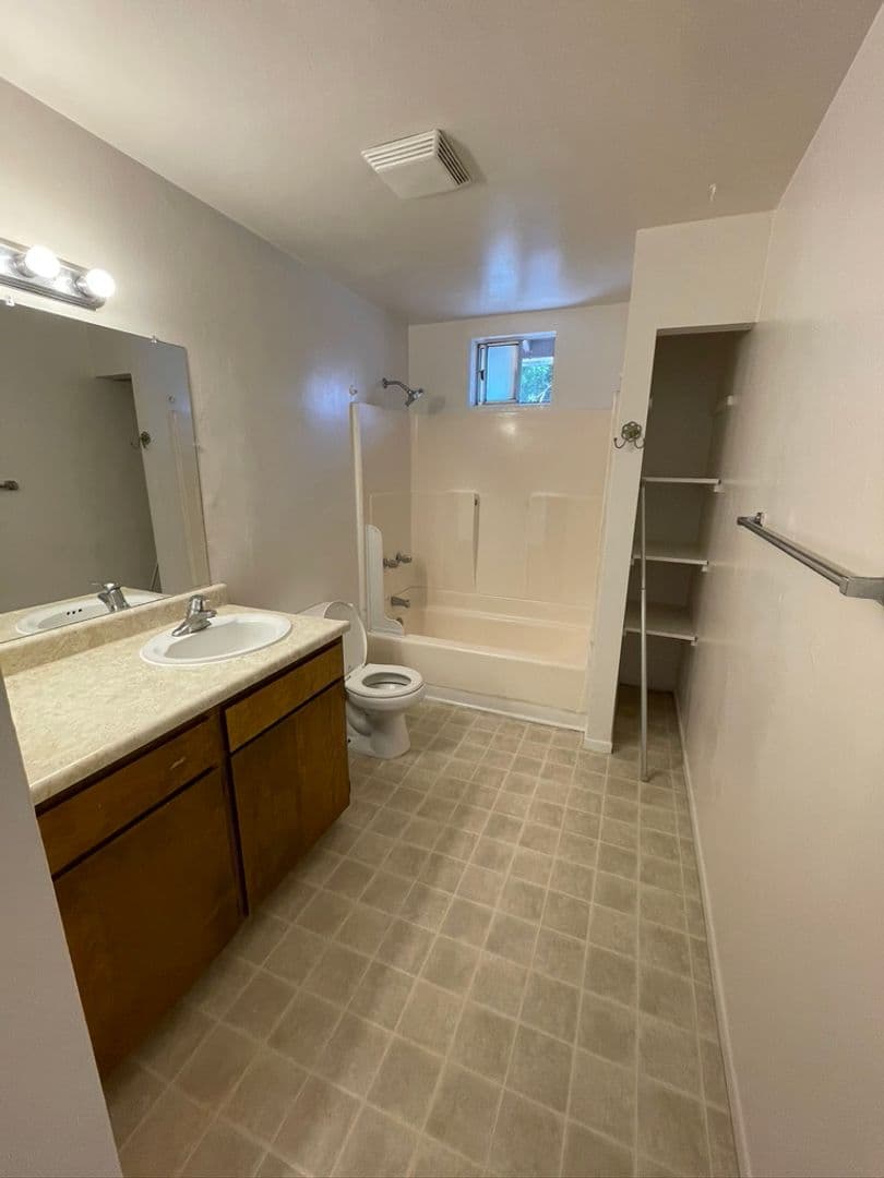 Goleta Apartment: 6583 Cordoba Rd.
