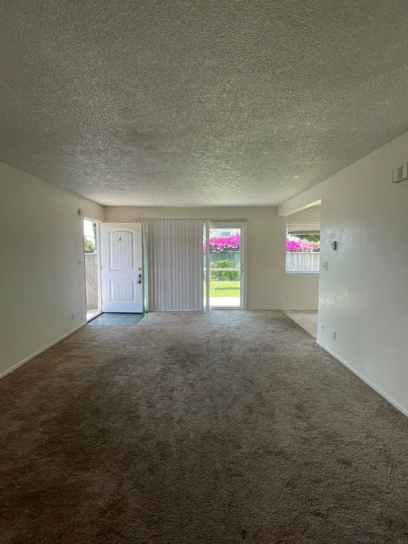 Goleta Apartment: 6764 Del Playa