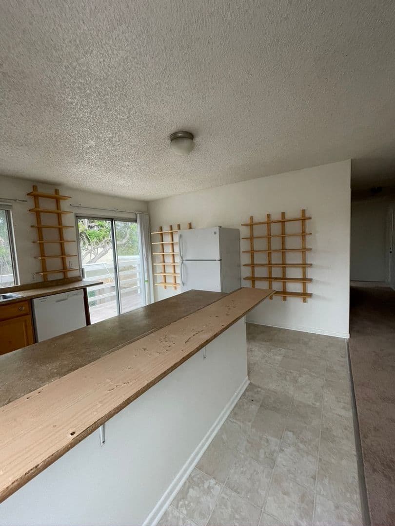 Goleta Apartment: 6583 Cordoba Rd.