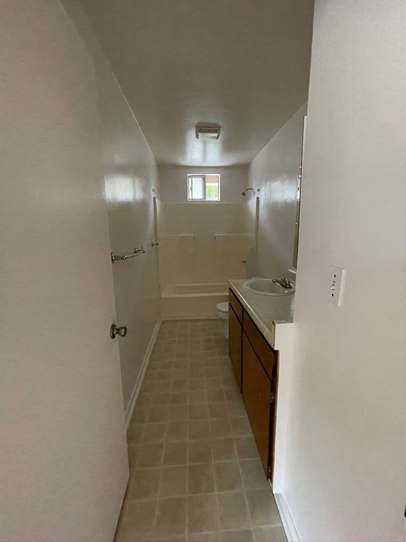 Goleta Apartment: 6583 Cordoba Rd.