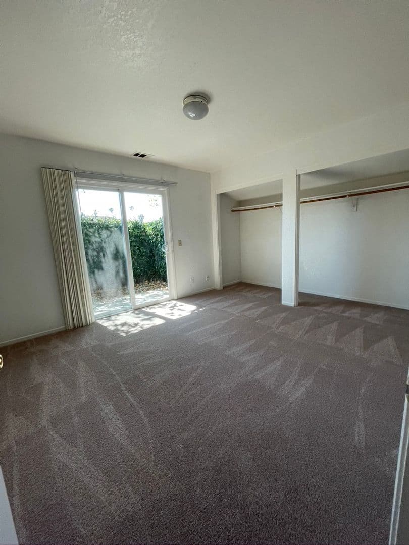 Goleta Apartment: 6798 Sabado Tarde