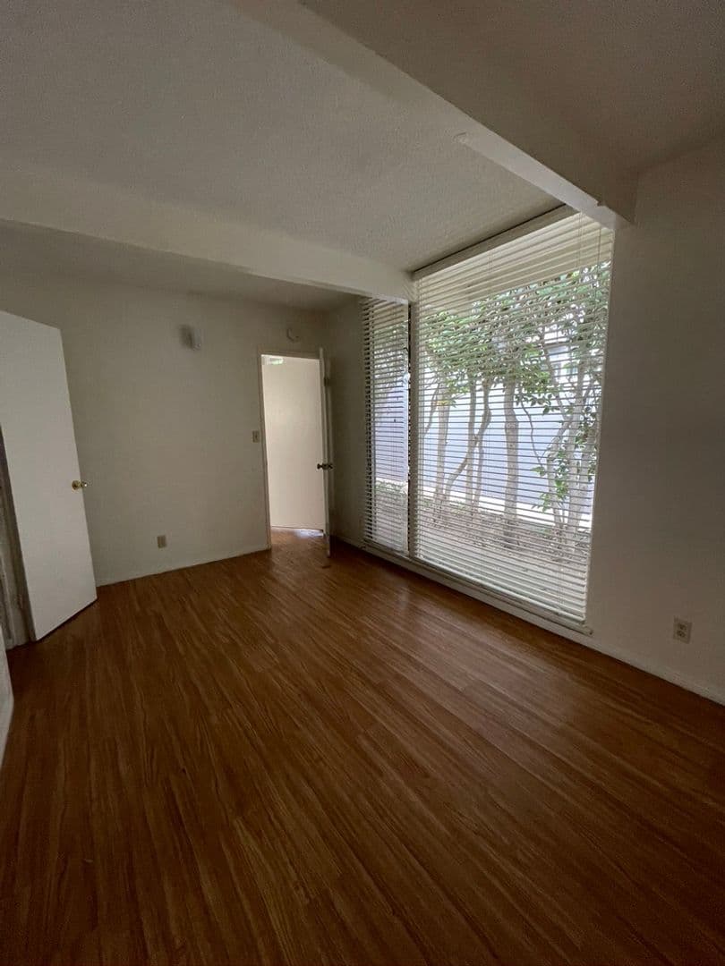 Goleta Apartment: 6775 Pasado