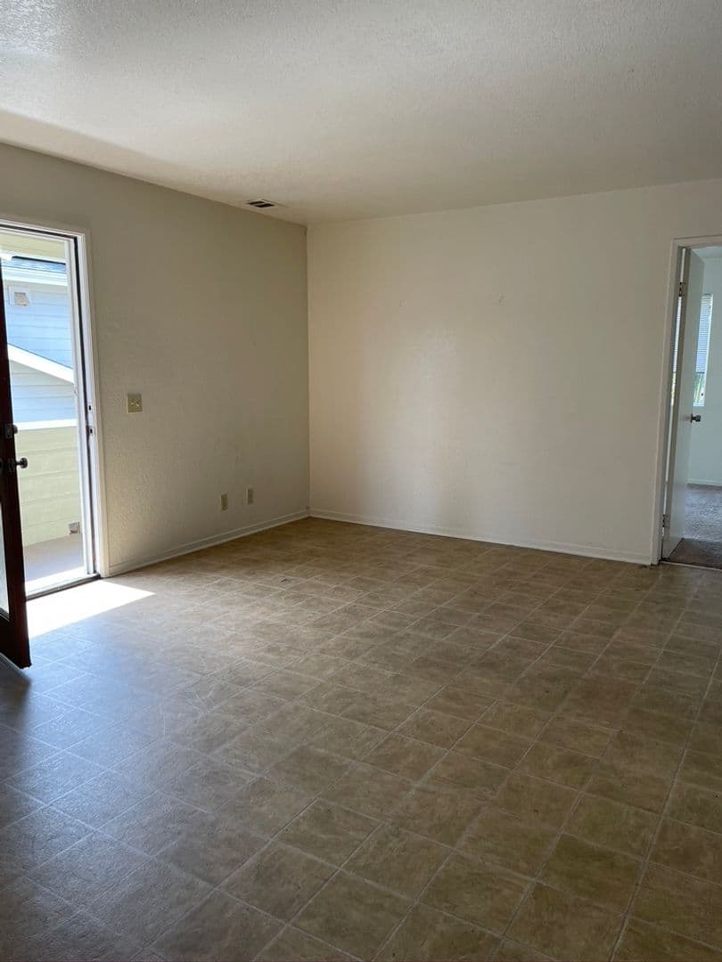Goleta Apartment: 6798 Sabado Tarde