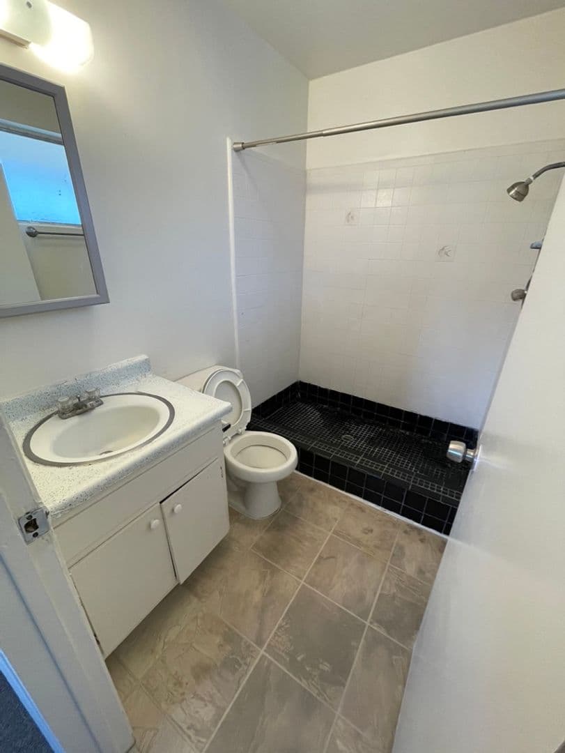 Goleta Apartment: 6764 Del Playa