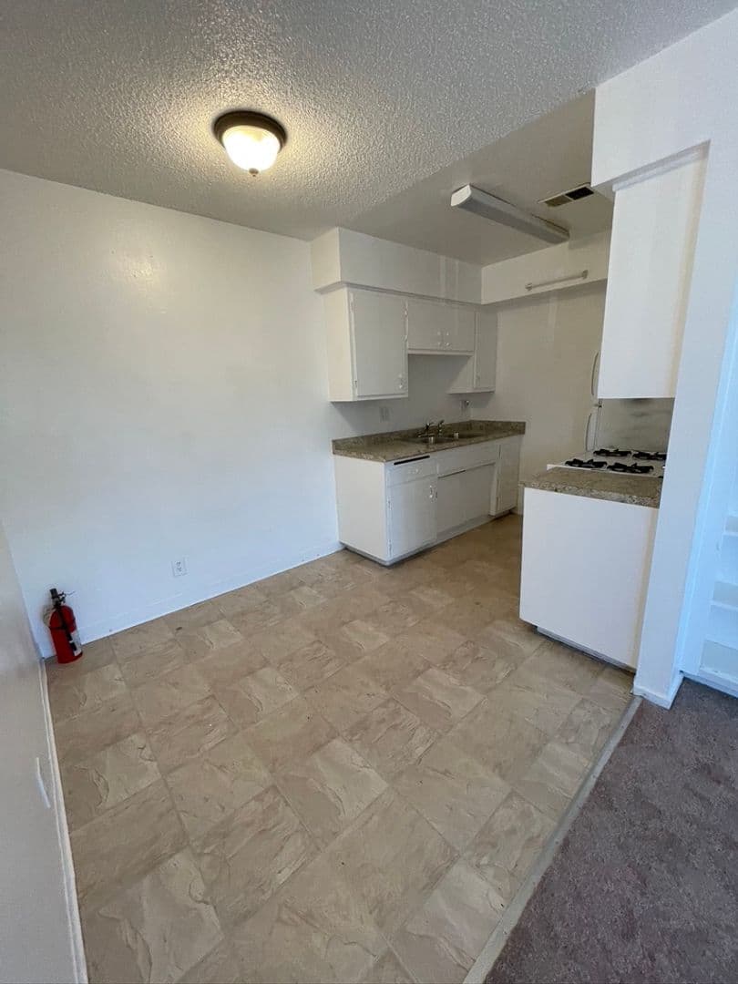 Goleta Apartment: 6598 Sabado Tarde